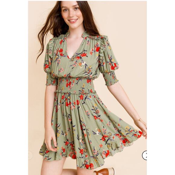 NWT Francesca’s Blue Rain green floral smocked mini dress in size Large - Picture 1 of 9